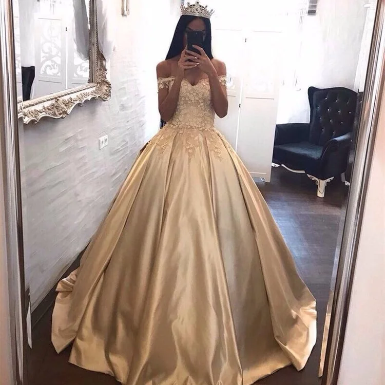 Stunning Off the Shoulder Champagne Ball Gown Princess Quinceanera Dress Girls Sweet 16 Dresses Unique unclassified dresses